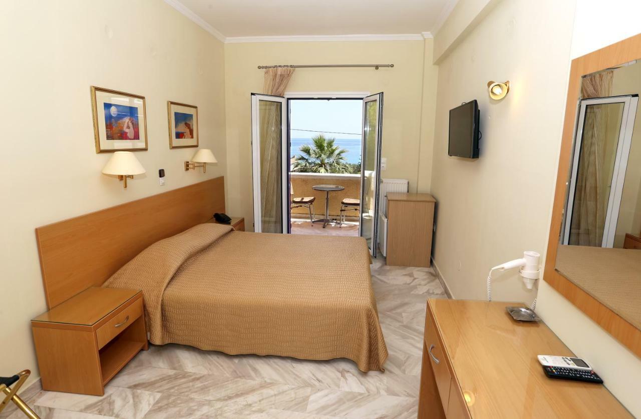 Katerina Hotel Agia Marina  Exteriör bild